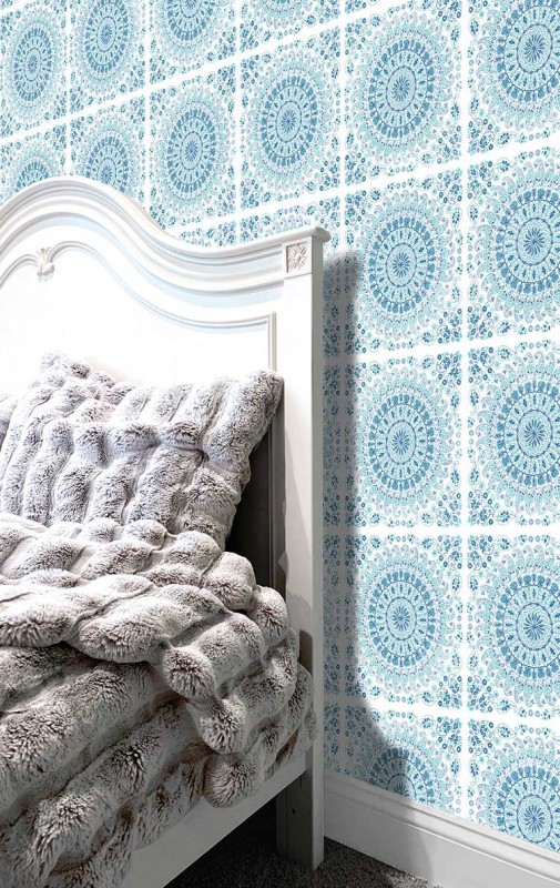 Peel and Stick Wallpaper Circles of Paisley-131004