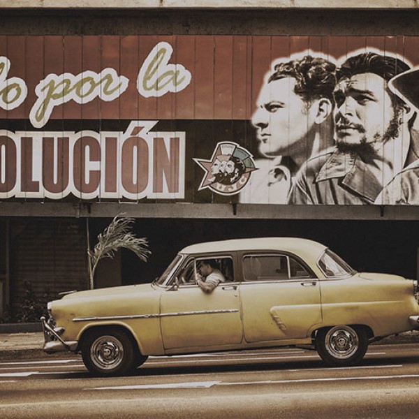 Фотообои Автомобили и мотоциклы Havana Revolucion-75DE5C