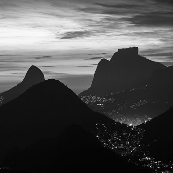 Fototapeten Berge und Wälder Night Rio De Janiero-D37B5D